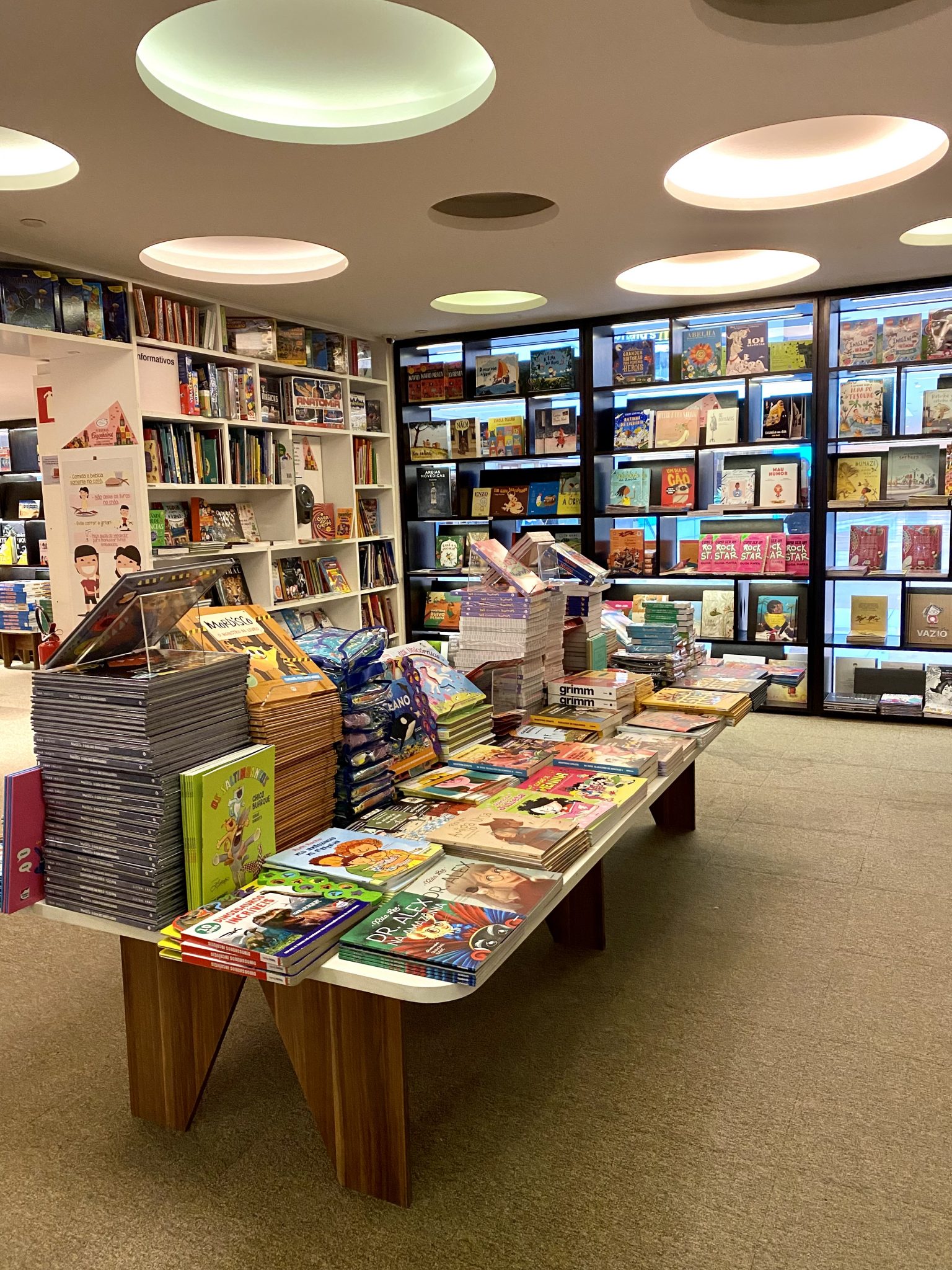 Livraria da Vila faz promoção de livros infantis - Revista Dimensão