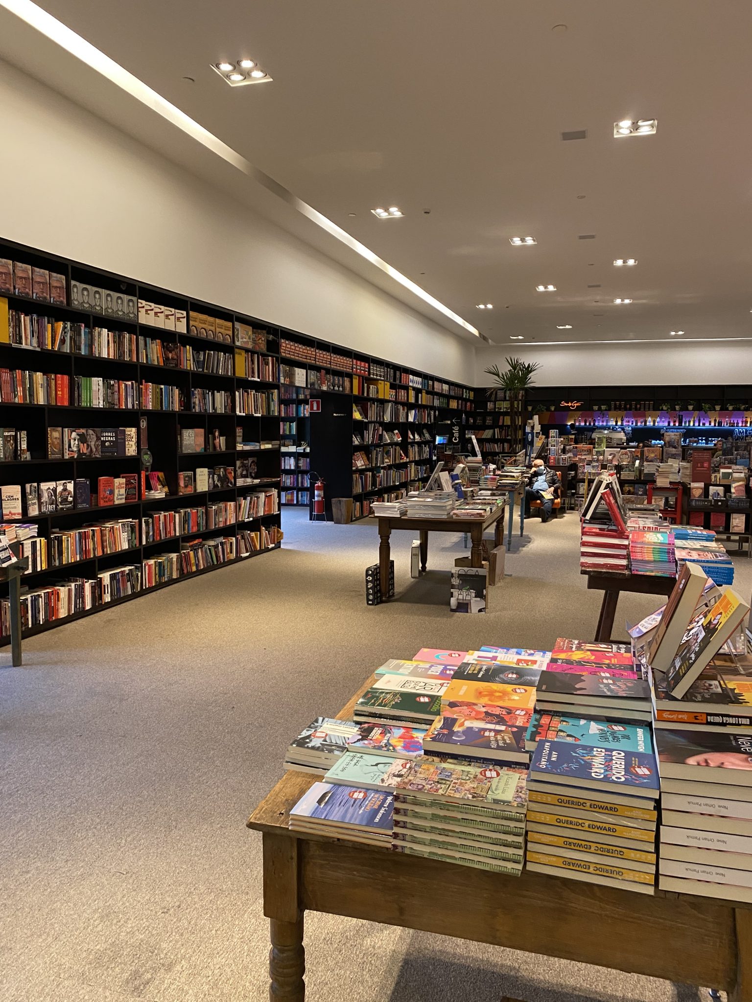 Livraria da Vila faz promoção de livros infantis - Revista Dimensão