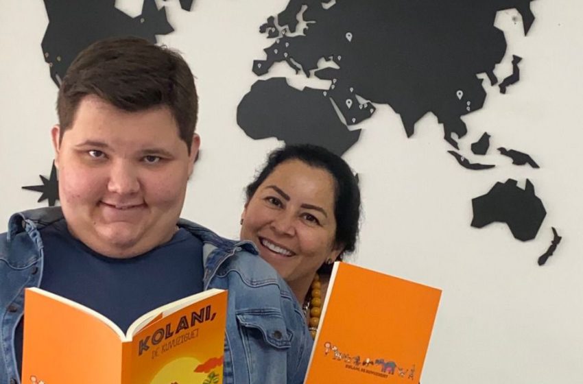  Jovem escritor catarinense, portador de autismo já lançou quatro livros