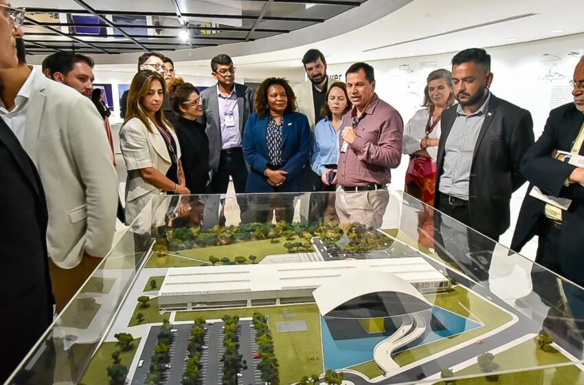  Ministra da Cultura visita o Museu Oscar Niemeyer