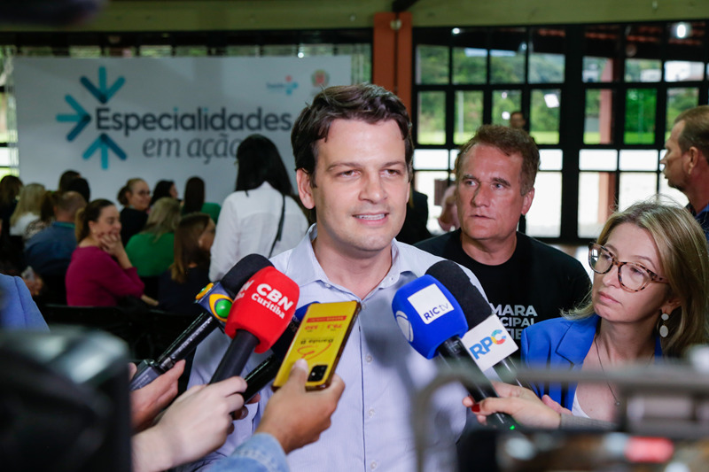  Prefeitura de Curitiba reduz fila de espera por especialistas em quase 40%