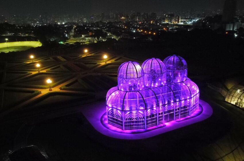  Monumentos e prédios públicos em Curitiba ganham iluminação especial