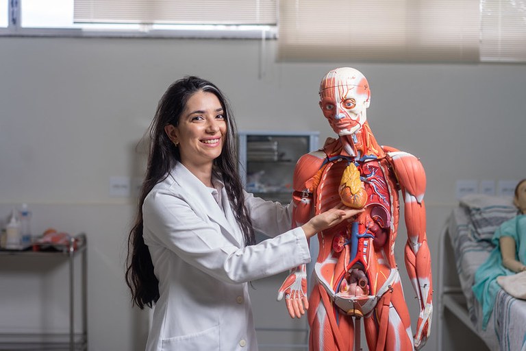 MEC cria Bolsa Permanência para estudantes do Mais Médicos