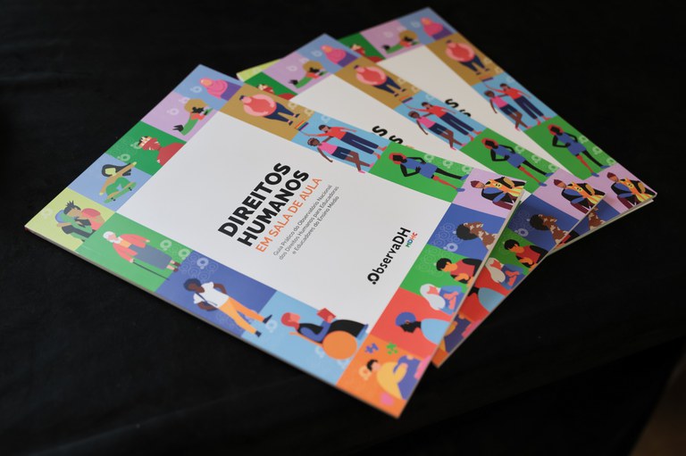  ObservaDH lança guia para levar direitos humanos às salas