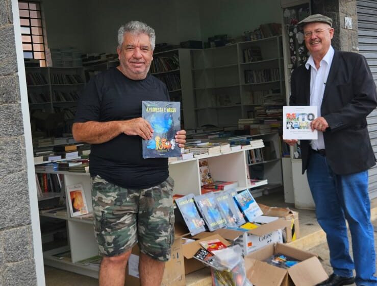  300 livros doados para bibliotecas livres