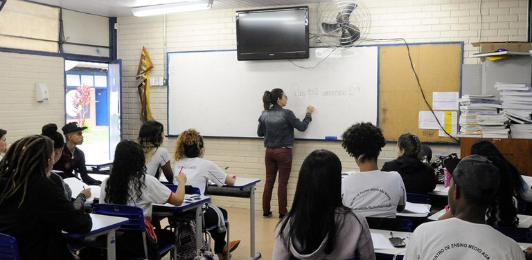  Professores da educação básica terão isenção do Imposto de Renda